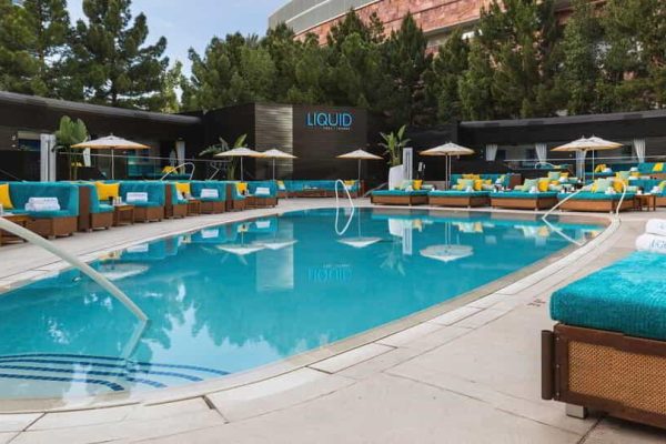 Liquid Pool Lounge Pool